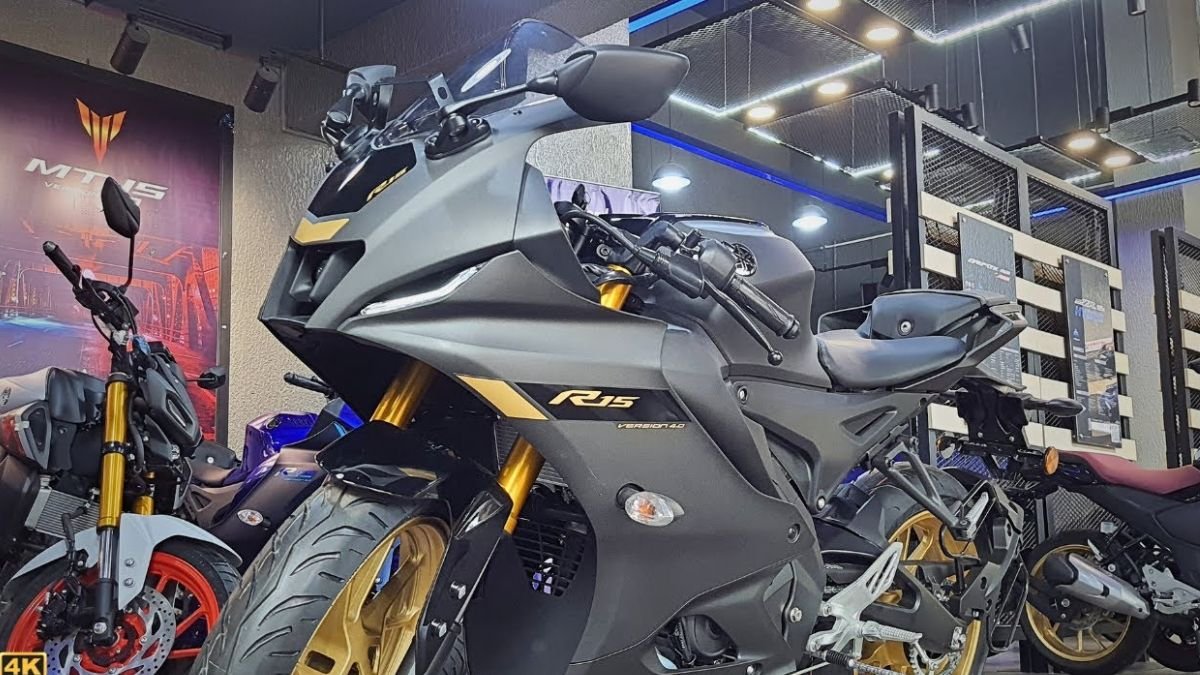 Yamaha R15 V4